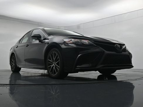 Used 2024 Toyota Camry SE FWD image 18