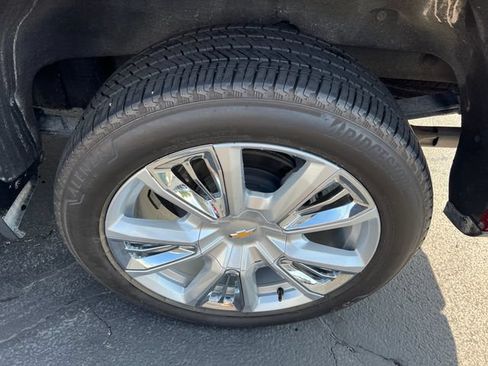 Certified 2025 Chevrolet Silverado 1500 High Country AWD/4WD image 23