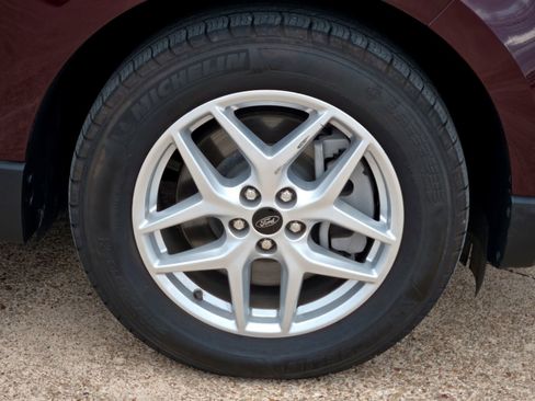 Used 2024 Ford Edge SEL image 9