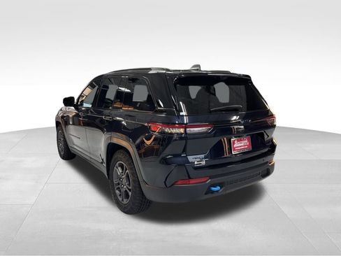 Used 2024 Jeep Grand Cherokee Trailhawk w/ Advanced Protech Group II AWD/4WD image 4