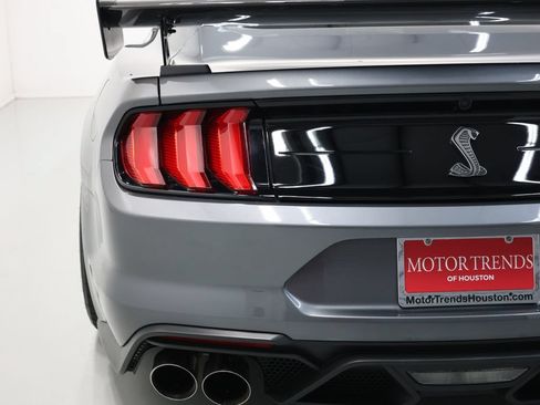 Used 2022 Ford Mustang Shelby GT500 w/ Carbon Fiber Track Pack RWD image 73