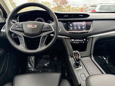 Used 2017 Cadillac XT5 Premium Luxury image 10