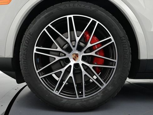 New 2025 Porsche Cayenne S image 23