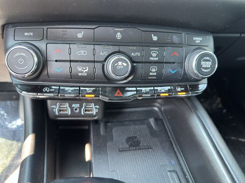 Used 2021 Dodge Durango Citadel w/ Technology Group AWD/4WD image 17