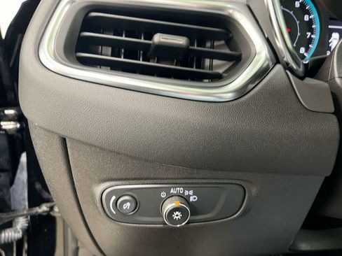 Used 2024 Chevrolet Equinox LS w/ Midnight Edition image 17