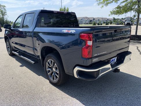Used 2023 Chevrolet Silverado 1500 LT AWD/4WD image 3