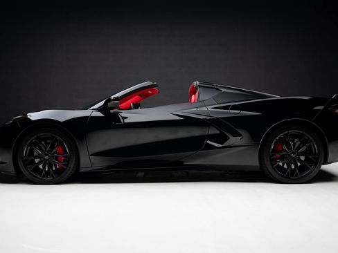 Used 2024 Chevrolet Corvette Stingray Premium Cpe w/ Z51 Performance Package RWD image 19