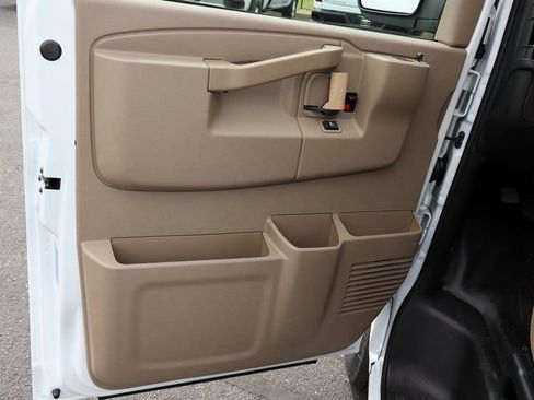 New 2025 Chevrolet Express 3500 Work Van w/ Chrome Appearance Package image 16