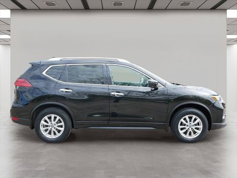 Used 2017 Nissan Rogue SV AWD/4WD image 6