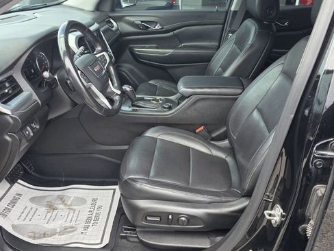 Used 2019 GMC Acadia SLT w/ LPO, Black Accent Package FWD image 16