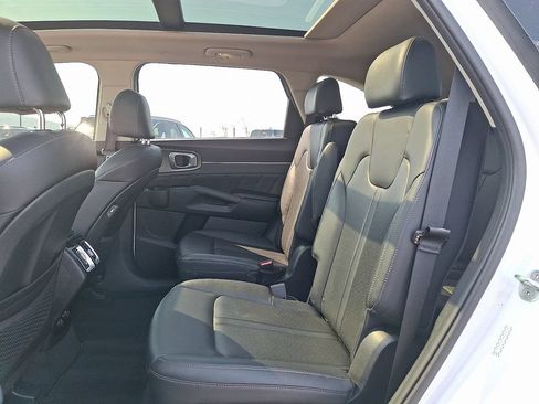 Certified 2023 Kia Sorento SX AWD/4WD image 10