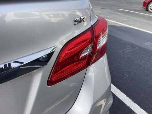 Used 2018 Nissan Sentra SR w/ Technology Package FWD image 11