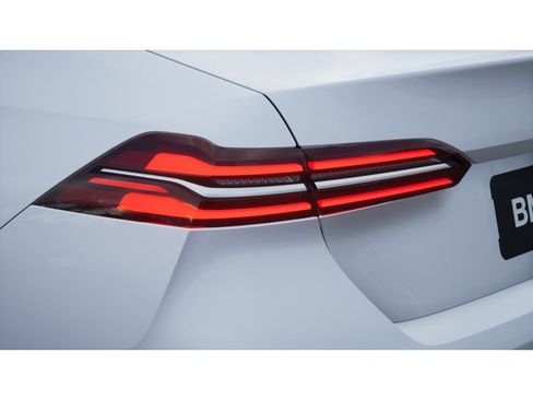 New 2026 BMW 530i image 8