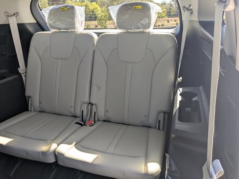 New 2026 Kia Sorento S AWD/4WD image 16