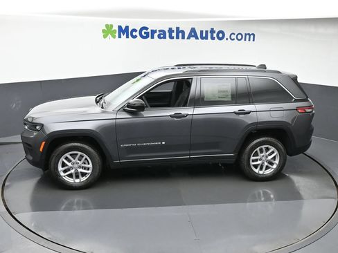 Used 2025 Jeep Grand Cherokee Laredo X w/ Luxury Tech Group I AWD/4WD image 26