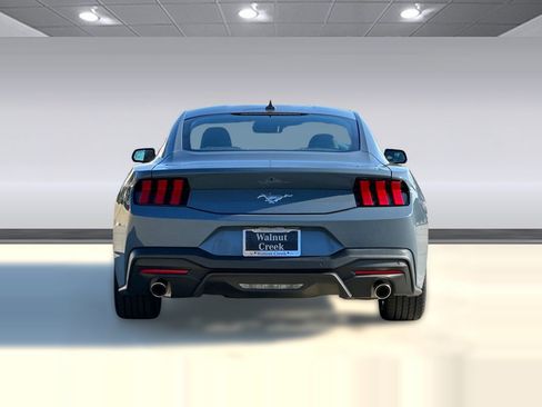 Used 2024 Ford Mustang EcoBoost image 9