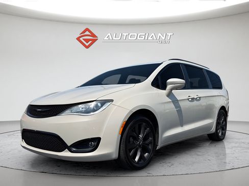 Used 2019 Chrysler Pacifica Limited w/ S Appearance Package FWD image 20