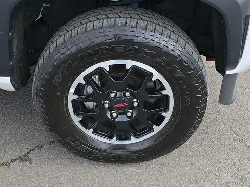 Used 2025 Toyota Tacoma TRD Off-Road w/ TRD Off Road Premium Package AWD/4WD image 10