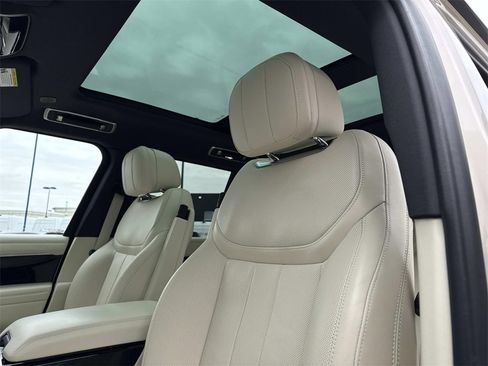 Used 2023 Land Rover Range Rover SE image 19