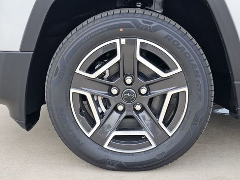 New 2026 Jeep Cherokee Laredo AWD/4WD image 12