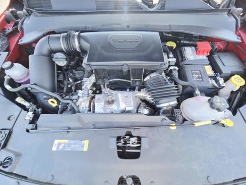Used 2025 Jeep Compass Latitude w/ Sun & Sound Group AWD/4WD image 19