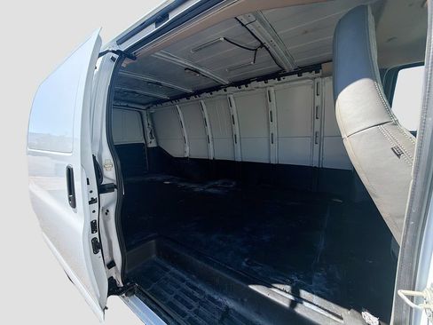 Used 2025 Chevrolet Express 3500 Extended w/ Driver Convenience Package RWD image 22