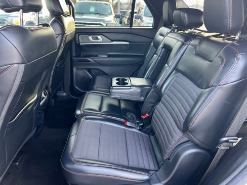 Certified 2025 Ford Explorer ST-Line w/ ST-Line Street Pack image 22