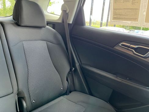 Used 2025 Kia Sportage LX image 36