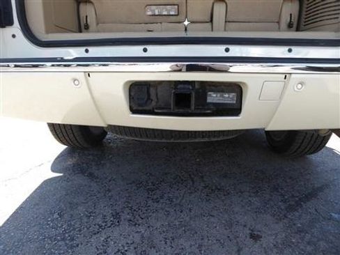 Used 2013 Cadillac Escalade Luxury AWD/4WD image 26