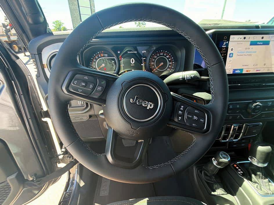 New 2026 Jeep Gladiator Sport AWD/4WD image 13