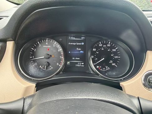 Used 2017 Nissan Rogue SV FWD image 26