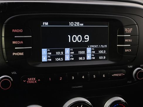 Used 2017 Kia Soul image 26