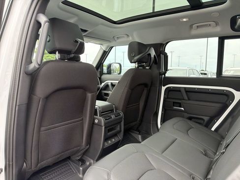 Used 2025 Land Rover Defender 110 S AWD/4WD image 11