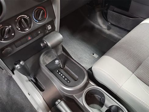 Used 2007 Jeep Wrangler X image 19