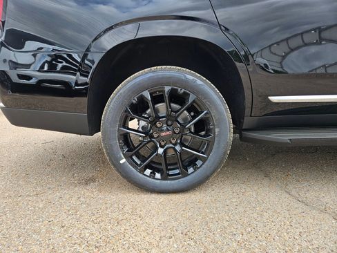 New 2026 GMC Yukon Elevation image 31