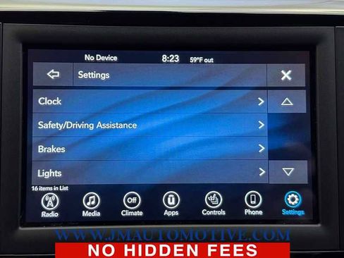Used 2020 Chrysler Pacifica Touring-L FWD image 34