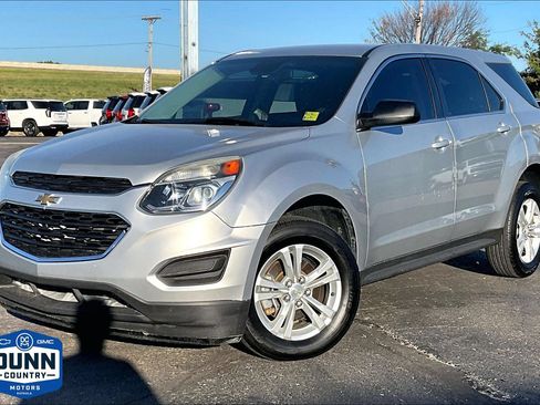 Used 2017 Chevrolet Equinox LS FWD image 1