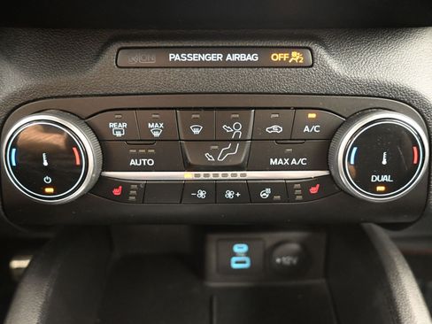 Used 2023 Ford Escape ST-Line image 18