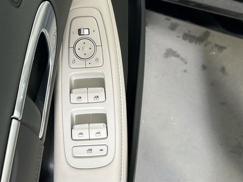 Used 2023 Hyundai Sonata Limited w/ Preferred Accessory Package image 18