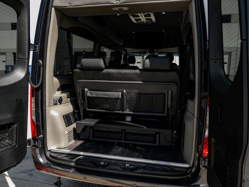 Used 2023 Mercedes-Benz Sprinter 2500 image 97