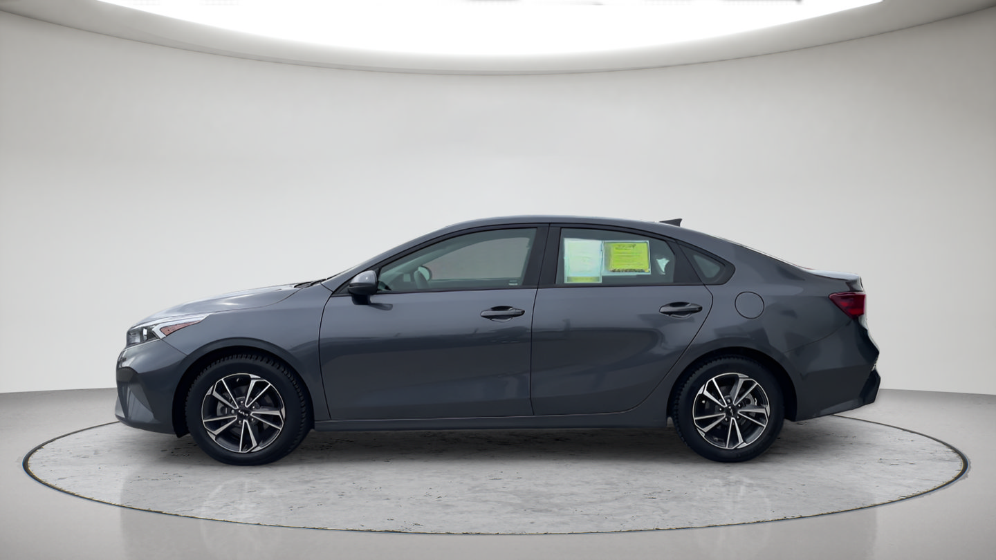 Used 2022 Kia Forte LXS FWD image 11