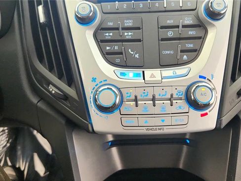 Used 2015 Chevrolet Equinox LS FWD image 16