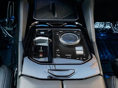 Used 2025 BMW i5 xDrive40 w/ M Sport Package image 14