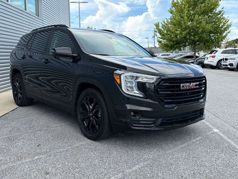 Used 2022 GMC Terrain SLT w/ Tech Package FWD image 6