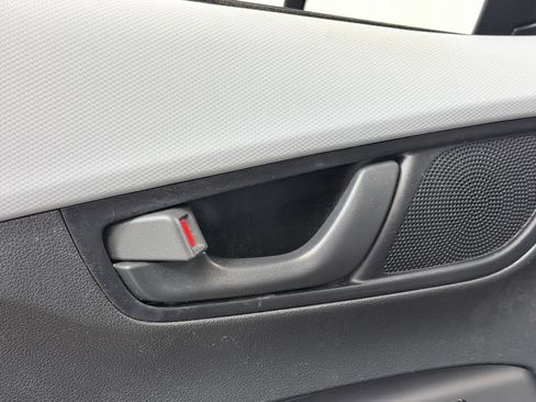 Used 2018 Hyundai Kona SEL w/ SEL Tech Package 02 AWD/4WD image 9