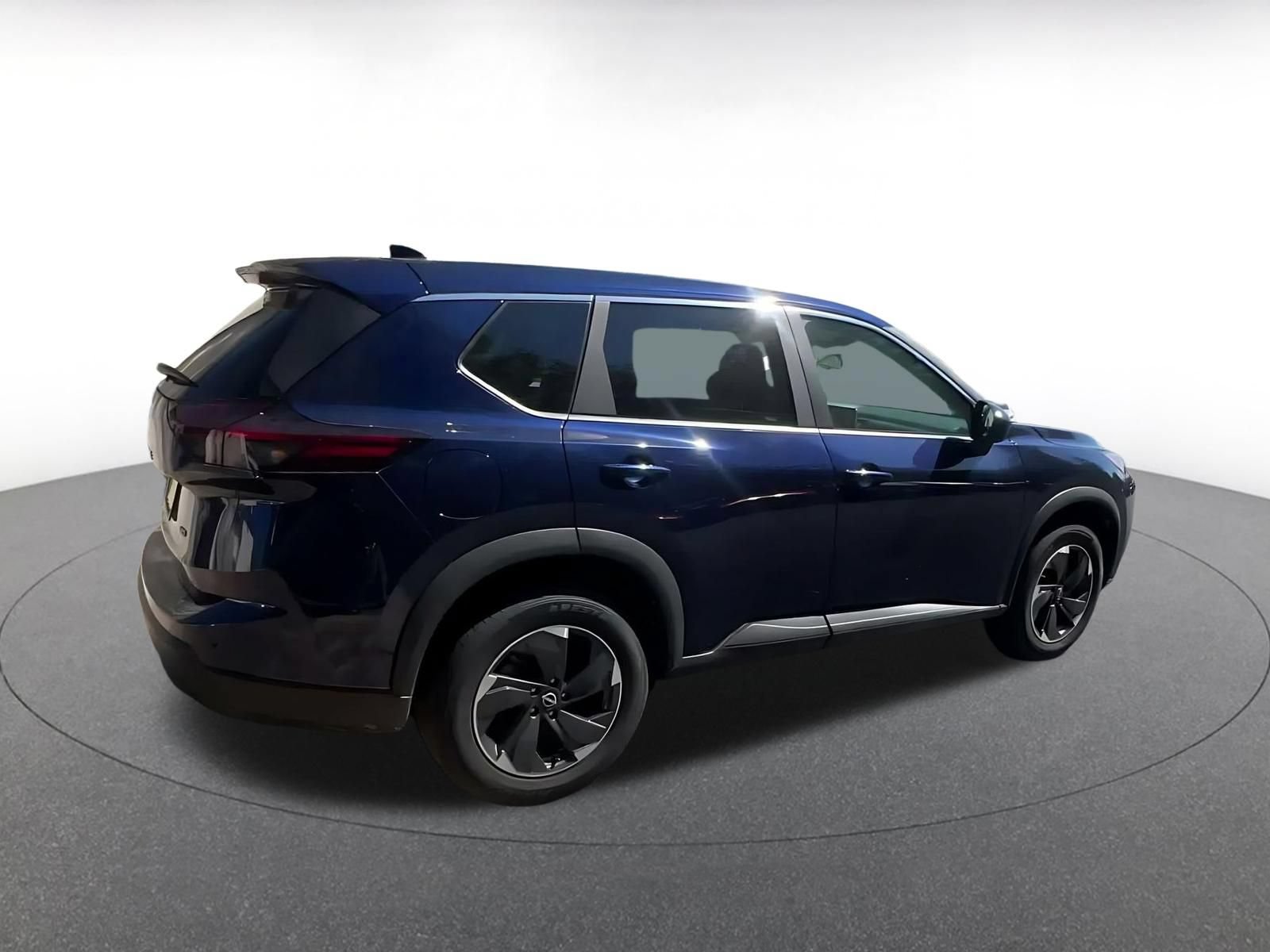 Used 2025 Nissan Rogue SV AWD/4WD image 13