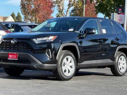 New 2025 Toyota RAV4 LE image 2