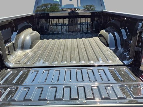 New 2026 RAM 1500 Laramie AWD/4WD image 24