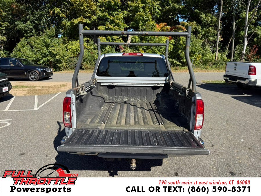 Used 2011 Nissan Frontier SV w/ SV Premium Utility Pkg AWD/4WD image 8