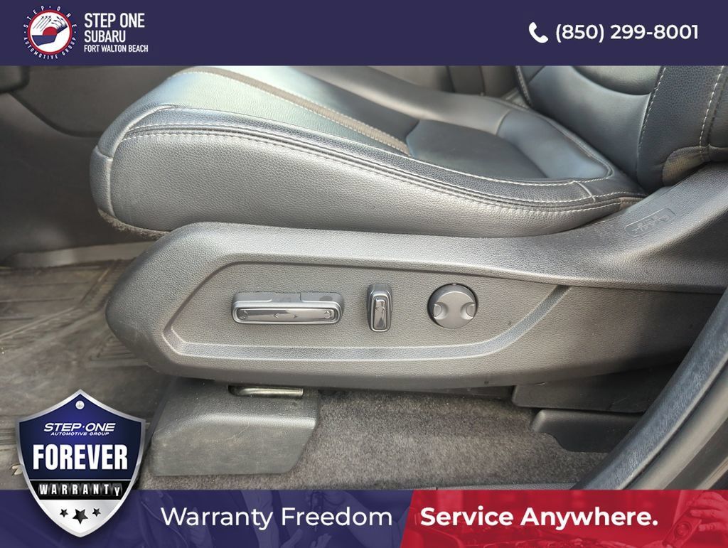 Used 2025 Honda Pilot EX-L image 13